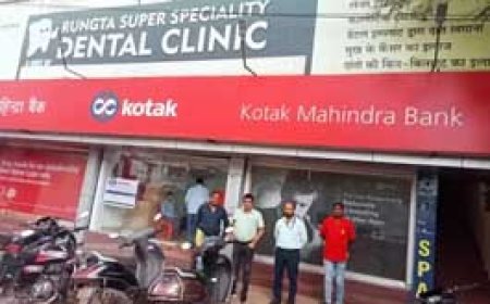 रुंगटा सुपर स्पेशलिटी डेंटल क्लीनिक में लगा ताला:नर्सिंग होम एक्ट की टीम ने मांगा लाइसेंस