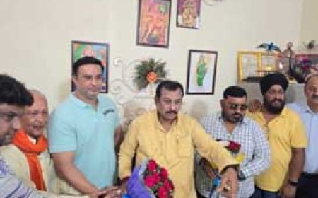 परिवहन कार्य में हो रही दिक्कतों से सांसद विजय बघेल को अवगत कराया भिलाई ट्रक ट्रेलर ट्रांसपोर्ट एसोसिएशन, सभी समस्याओं पर शीघ्र संज्ञान लेने आश्वस्त किया सांसद ने