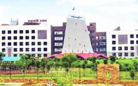 छत्तीसगढ़ में 3 IPS-4 IAS अफसरों का ट्रांसफर....राजेश अग्रवाल बने बलरामपुर SP, मंत्रालय भेजे गए 2 IAS,लाल उमेंद को CM सिक्योरिटी का जिम्मा