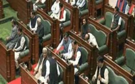 छत्तीसगढ़ में शिक्षकों की भर्ती जल्द..CM साय का ऐलान....छत्तीसगढ़ विधानसभा मानसूत्र के पहले दिन स्कूलों में शिक्षकों की कमी और आदिवासी इलाकों में जमीन के पट्‌टे में गड़बड़ी का मुद्दा उठा...