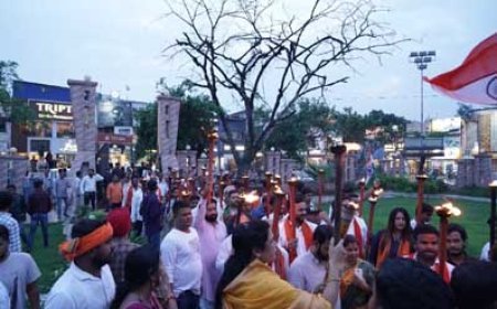 कारगिल विजय दिवस की वर्षगांठ पर निकाली मशाल रैली