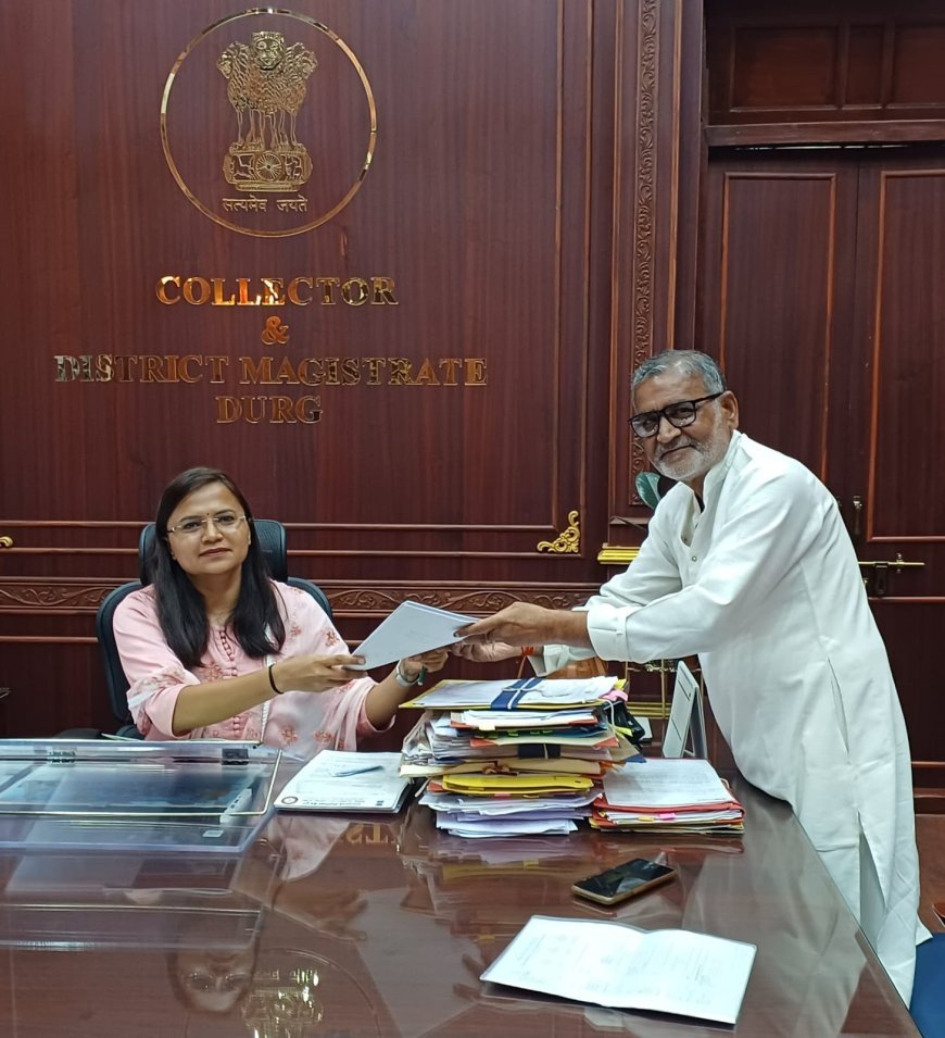 "शहर की समस्याओं के समाधान को त्वरित कराने बिचपुरिया जिलाधीश रिचा चौधरी से मिले"