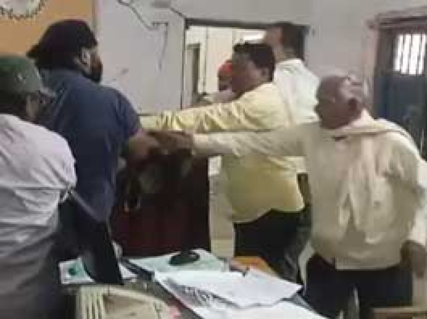 छत्तीसगढ़ में नायब तहसीलदार का कॉलर पकड़ा...थप्पड़ मारे, विरोध में कल से तहसीलदारों की हड़ताल......