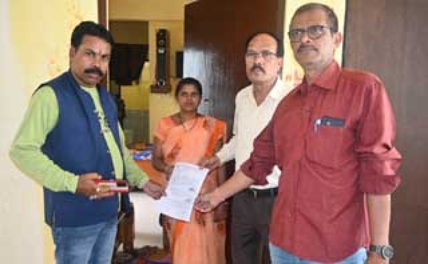 प्रधानमंत्री मोर-मकान मोर-आस योजना के आबंटित हितग्राहियो को मकान की चाबी सौंप कर कब्जा प्रदान किया गया