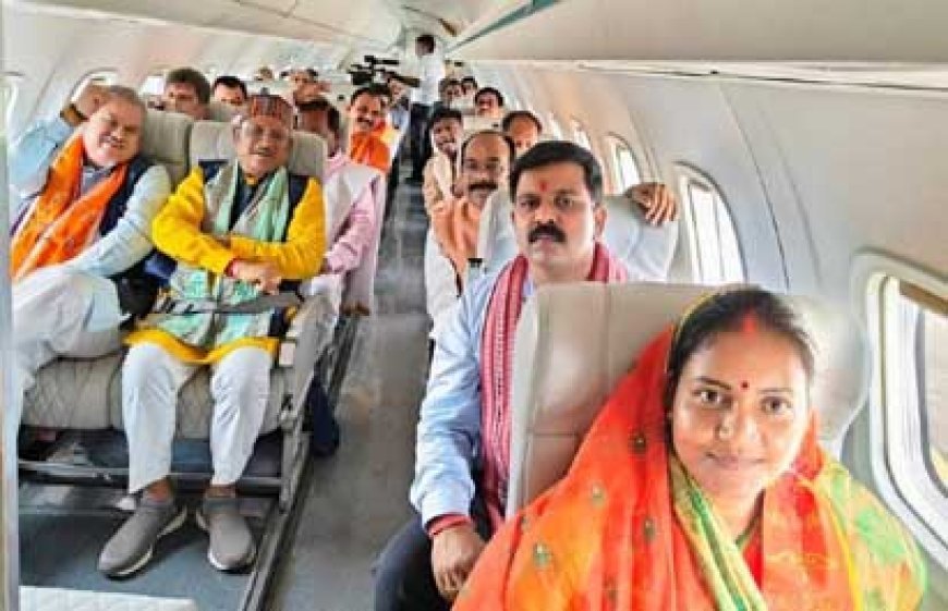 मुख्यमंत्री विष्णु देव साय और पूरा मंत्रिमण्डल राम काज और राम भक्ति की गहरी भावना जय श्री राम के जयघोष के साथ भांचा राम के दर्शन के लिए अयोध्या धाम रवाना
