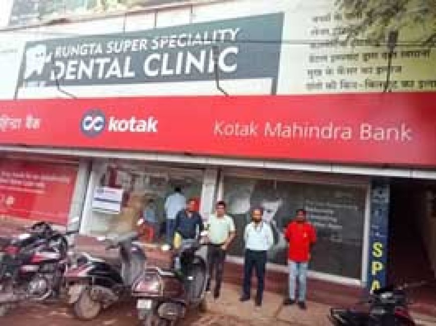 रुंगटा सुपर स्पेशलिटी डेंटल क्लीनिक में लगा ताला:नर्सिंग होम एक्ट की टीम ने मांगा लाइसेंस
