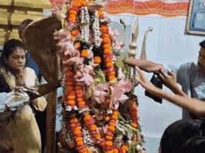 भैरव बाबा मंदिर में बनेंगे 5 लाख पार्थिव शिवलिंग........बिलासपुर में 122 साल पुराने अष्टमुखी शिव मंदिर में उमड़ी भीड़...