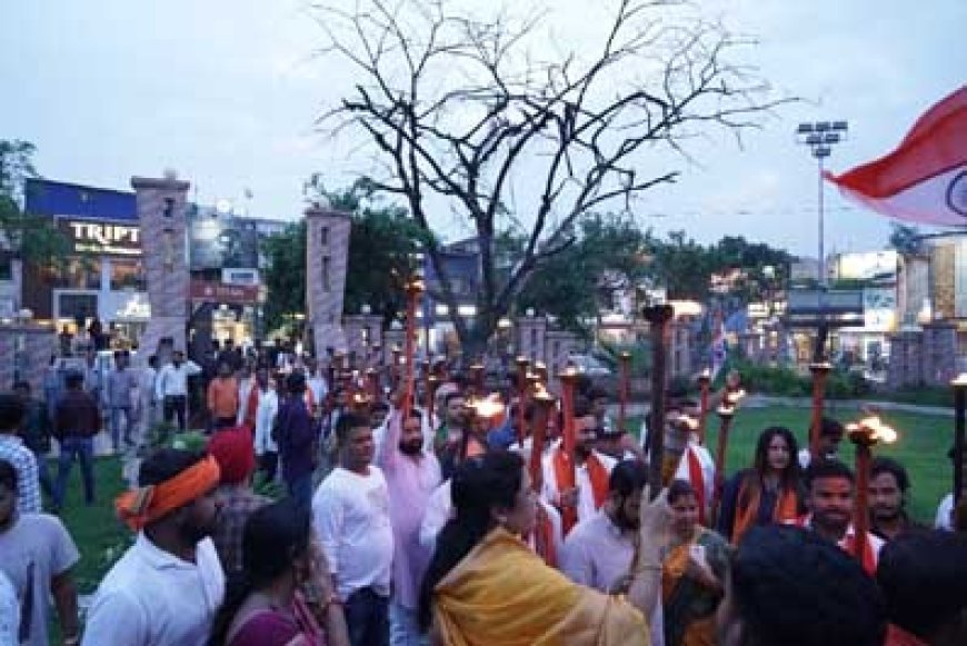 कारगिल विजय दिवस की वर्षगांठ पर निकाली मशाल रैली