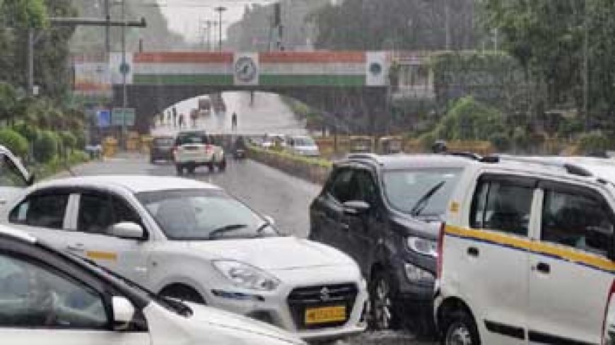 सावधान! इन रास्तों पर भारी जलभराव, घर से निकलने से पहले पढ़ें ट्रैफिक पुलिस की ये एडवाइजरी