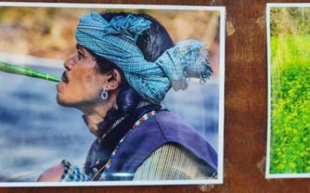 विश्व आदिवासी दिवस पर आज भिलाई में  बैगा  जनजाति की जीवन शैली  पर 90 फोटो प्रदर्शित 