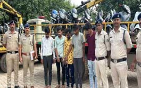 दुर्ग में बाइक चोर गिरोह का पर्दाफाश....​​​​​​​श्रीशंकराचार्य अस्पताल की पार्किंग से करते थे बाइक चोरी, सिक्योरिटी गार्ड समेत 5 लोग गिरफ्तार