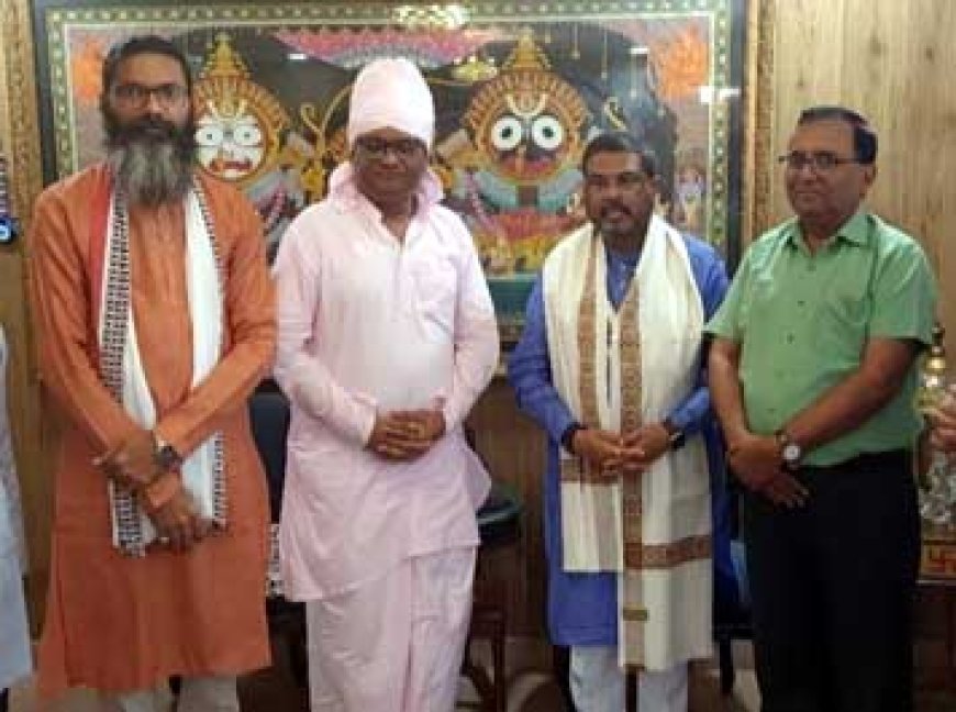 हिंदी विवि के कुलपति प्रो. कृष्ण कुमार सिंह ने केंद्रीय शिक्षा मंत्री से की मुलाकात
