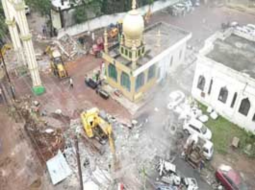 ब्रेकिंग : मजार-दुकानों, शादीघर पर चला नगर निगम भिलाई का बुलडोजर....
