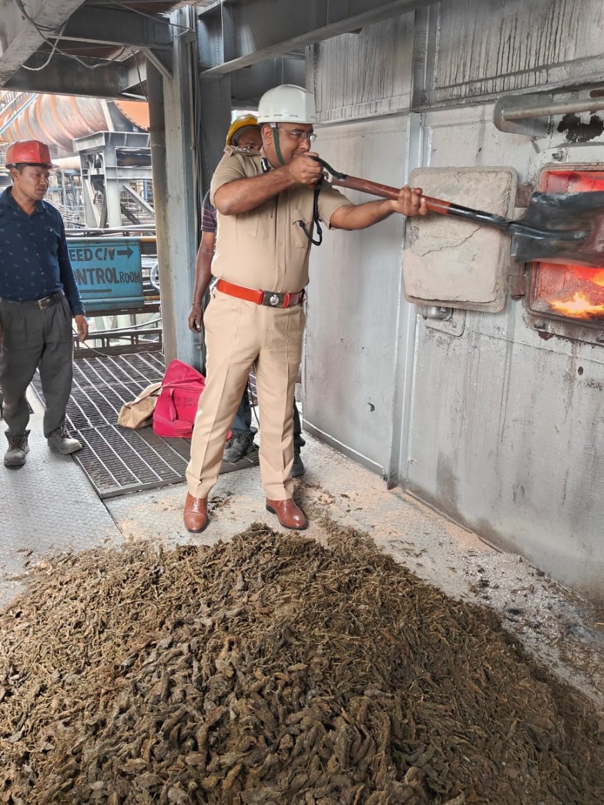 IG अमरेश मिश्रा ने स्वयं चलाया बेलचा, नष्ट हुआ 22631 किलोग्राम गांजा