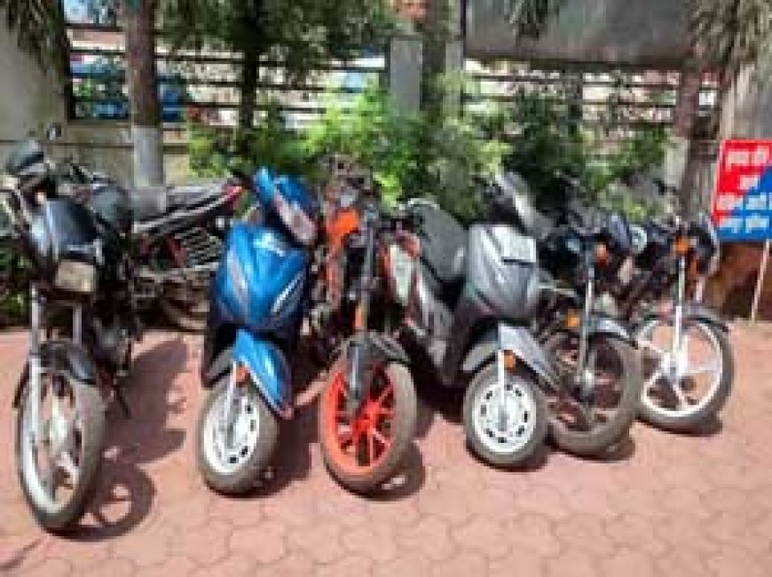 तीन नाबालिगों ने 6 बाइक चुराई...CCTV में चोरी करने के दौरान हुई पहचान...