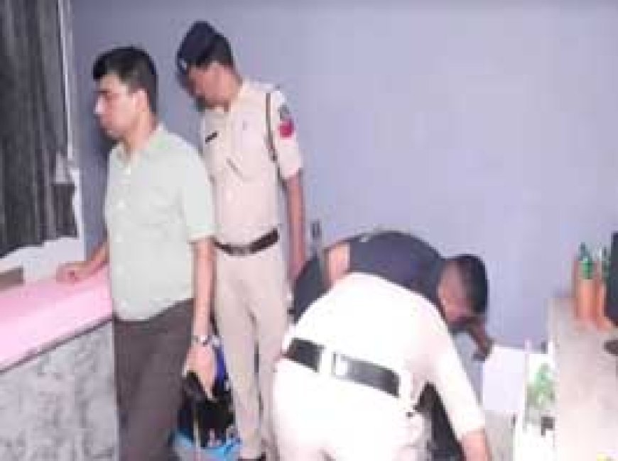 रायपुर SSP सिविल-ड्रेस में पहुंचे ढाबे, ऑर्डर की शराब....पुलिस फोर्स ने मार दिया छापा..... 5 गिरफ्तार