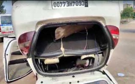 डिवाइडर से टकराकर हवा में उड़ी तेज रफ्तार कार.....भिलाई में नशे में धुत ड्राइवर घायल, गंभीर हाल में रायपुर एम्स रेफर