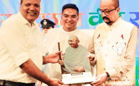 *शपथ फाउंडेशन भिलाई हुआ महामहिम राज्यपाल श्री रमेन डेका के करकमलों से स्वक्षता वीर सम्मान से सम्मानित*