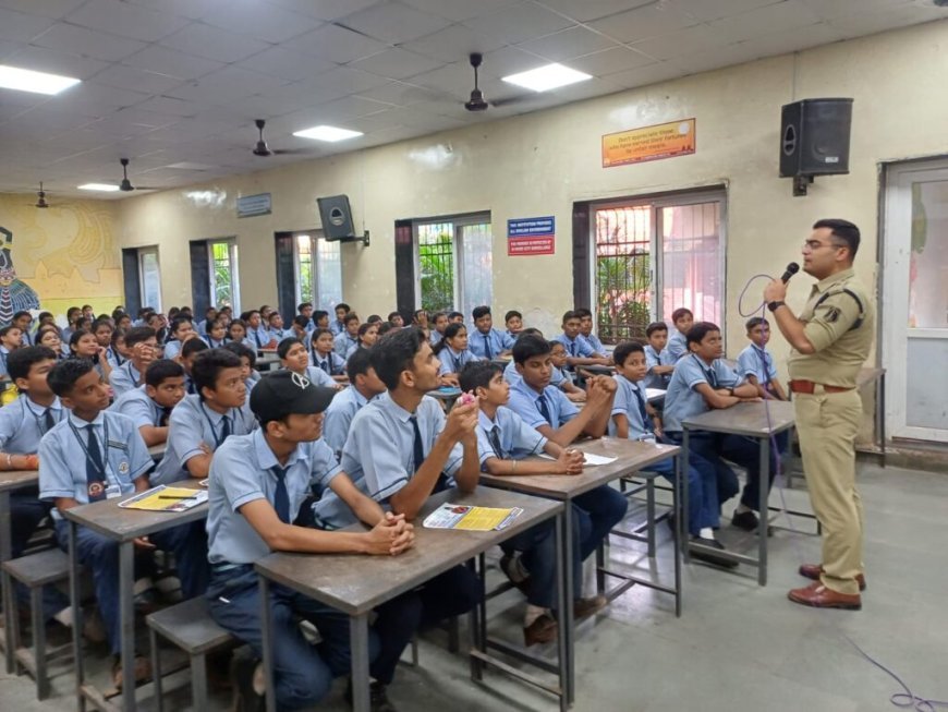 IPS अमन झा ने विद्यार्थियों को सायबर ठगी के प्रति किया जागरूक