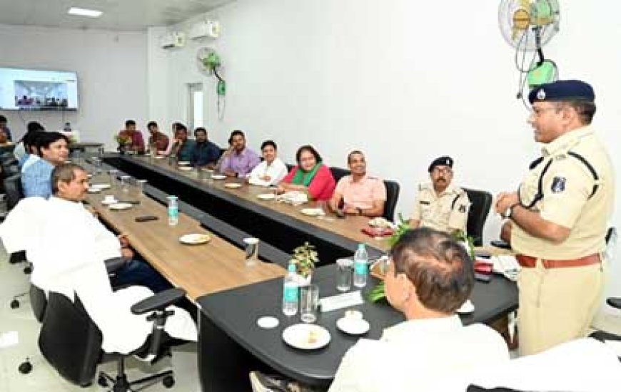 साइबर पखवाड़ा जागरूकता अभियान के समापन समारोह तक दुर्ग पुलिस ने 150 से अधिक स्थानों पर पहुंचकर लगभग 5 लाख से अधिक लोगों को जागरूक किया