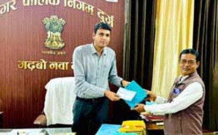 आयुक्त सुमित अग्रवाल के अपील का हुआ असर, 32 साल पुराने बकायादार ने निगम आकर जमा किया संपत्ति कर