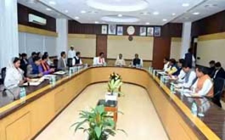 साय कैबिनेट की बैठक...धान खरीदी की समस्याओं पर चर्चा:कांग्रेस बोली- केंद्र ने समर्थन मूल्य बढ़ाया....