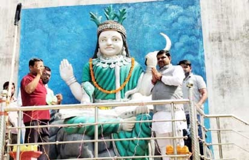 विधायक गजेंद्र यादव ने दी राज्य स्थापना दिवस की शुभकामनायें ....