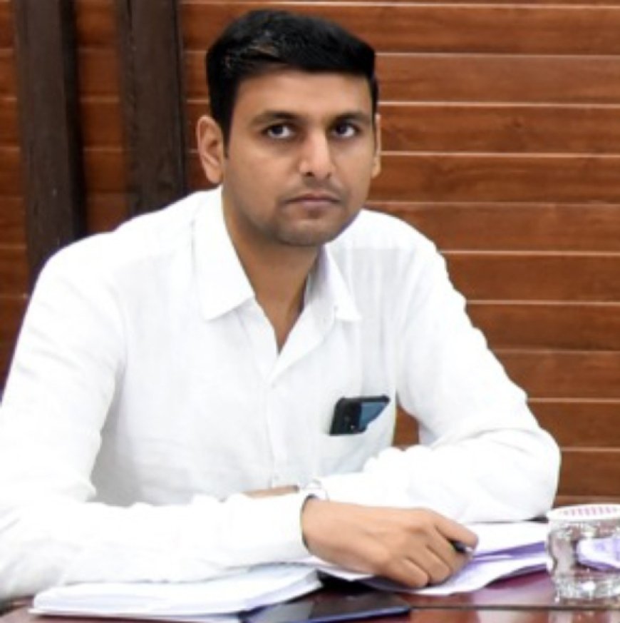 आयुक्त सुमित अग्रवाल ने राजस्व विभाग की समीक्षा की, कहा- वसूली में कोताही बर्दास्त नही की जावेगी