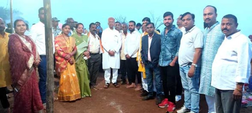 पुर्व गृह लोक निर्माण मंत्री ताम्रध्वज साहू ने आस्था व भक्ति के उपासना का महापर्व छठ पर्व कि हार्दिक शुभकामनाएं बधाई