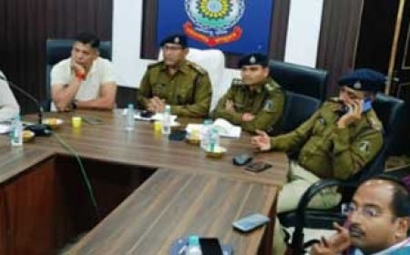   साइबर ठगी के अपराधों पर अंकुश लगाने दुर्ग पुलिस की पहल : 75 बैंक के प्रबंधकों ली बैठक, दिए आवश्यक निर्देश