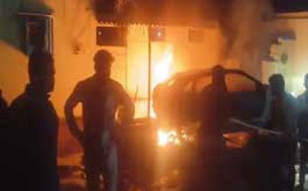 कार में हादसे के बाद लगा दी आग, दुर्ग में रिपेयर कराने को लेकर विवाद, थाने शिकायत करने पहुंची