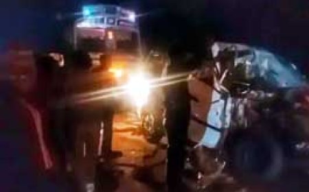 ब्रेकिंग न्यूज :  7 सीटर में 13 सवार...बालोद में हादसा, 6 की मौत, ट्रक ने SUV को मारी टक्कर, मरने वालों में 1 बच्चा