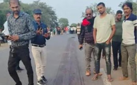 ट्रक ने बाइक सवार 3 दोस्तों को कुचला...तीनों की मौत, टुकड़ों में बंटी लाश, हड्डियां हो गई चकनाचूर