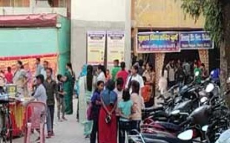 स्कूल के एनुअल फंक्शन में जमकर चला चाकू:कार्यक्रम के दौरान लड़की पर हूटिंग को लेकर हुआ झगड़ा, आरोपी गिरफ्तार