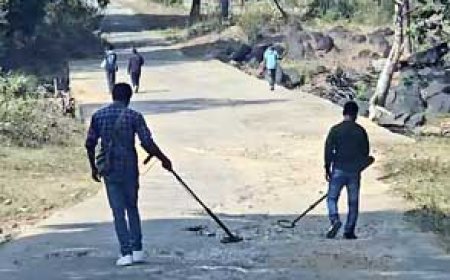 सुकमा-बीजापुर बॉर्डर में मुठभेड़...3 नक्सली ढेर:DRG, STF और कोबरा की टीम ने माओवादियों को घेरा; सर्चिंग ऑपरेशन जारी