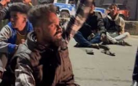 रायपुर के मोमिन पारा के एक घर से बड़ी मात्रा में गौ-मांस बरामद होने के बाद गौ-सेवकों ने देर रात जमकर हंगामा...