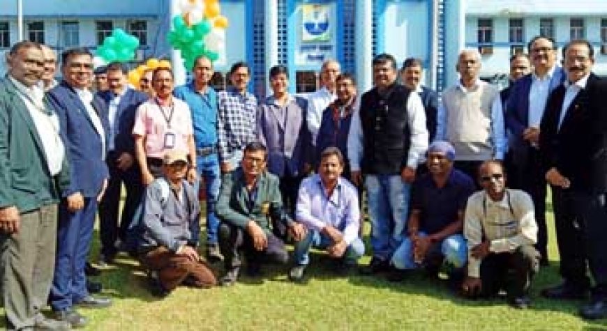 भिलाई इस्पात संयंत्र के मुख्य कार्यपालक अधिकारी ने कलाकारों का सम्मान किया