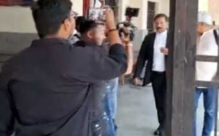 ब्रेकिंग न्यूज : सेक्स सीडी कांड...भूपेश-विनोद कोर्ट में पेश, हाजिरी देकर विधानसभा गए बघेल