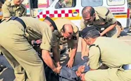 खास समाचार : नया रायपुर में सड़क हादसा: BSF जवानों की तत्परता से बची युवक की जान