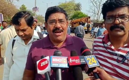 खास समाचार : सेल कर्मचारियों का विरोध प्रदर्शन: 39 महीने के बकाया वेतन और अन्य मांगों को लेकर बोरिया गेट पर धरना