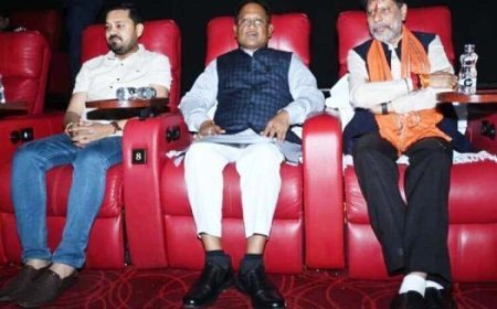 मुख्यमंत्री ने देखी छत्तीसगढ़ी फिल्म ‘सुहाग’, बोले– फिल्म सिटी से मिलेगा छत्तीसगढ़ी सिनेमा को नया आकाश