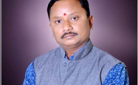 नगर निगम पार्षद तांबा चोरी करते रंगेहाथ पकड़ा गया