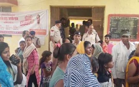 शादी समारोह के दौरान तालाब में डूबा मासूम, मौत से गुस्साए परिजनों ने किया पंचायत घेराव