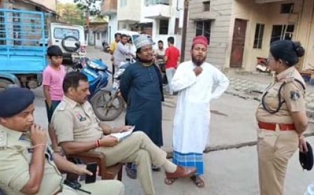 दुर्ग में पुलिस का व्यापक सर्च अभियान: प्रवासी मजदूरों और किरायेदारों की चल रही तस्दीक