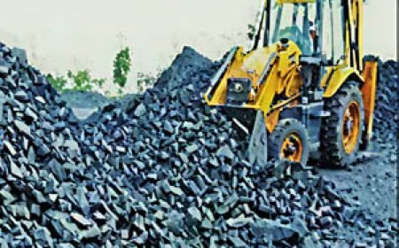 बिलासपुर में अवैध कोयला डिपो पर छापा: खनिज विभाग की बड़ी कार्रवाई, मशीन व ट्रेलर जब्त