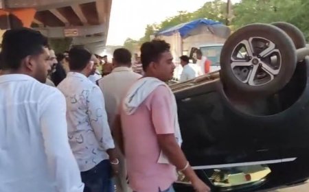 अधिवक्ता की कार को ट्रक ने मारी टक्कर, बाल-बाल बचे तीन लोग