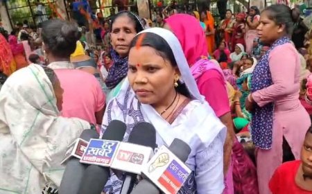 कोटनी में शराब दुकान खोलने के विरोध में सड़कों पर उतरे ग्रामीण, जिला मुख्यालय का किया घेराव