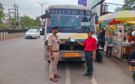 "ऑपरेशन सुरक्षा" के तहत लापरवाह बस चालकों पर यातायात पुलिस की सख़्त कार्यवाही