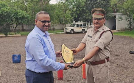 "दुर्ग पुलिस ने सीखा अग्नि से जूझना, फायर एक्सटिंग्विशर ट्रेनिंग में दिखाया उत्साह"