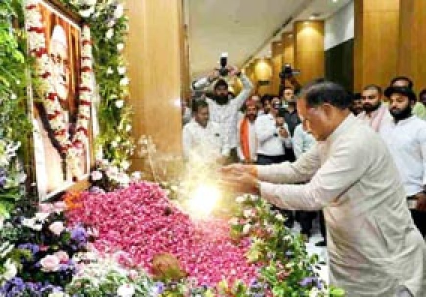 मुख्यमंत्री विष्णु देव साय स्वर्गीय रामजीलाल अग्रवाल के शांति मिलन कार्यक्रम में हुए शामिल